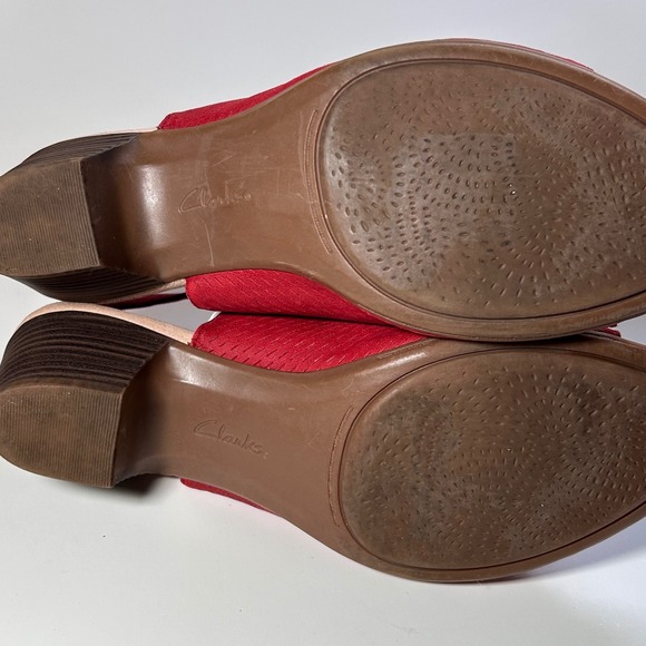 Clarks Red Suede Woven Slingback Wedge Sandals Women's 10 Comfort Shoes - Picture 12 of 14